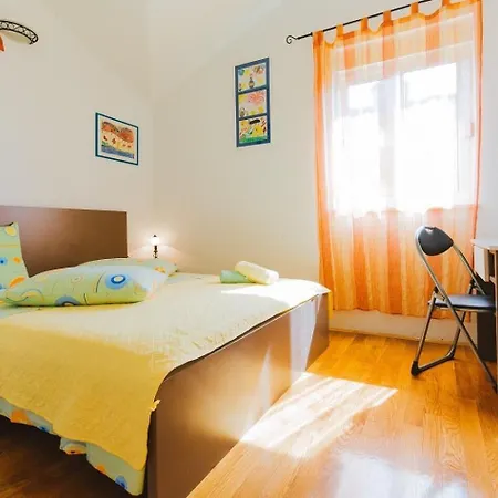 Mari Apartmán