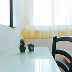 Mari